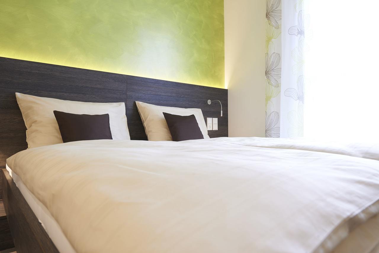 eee hotel Traun Buitenkant foto