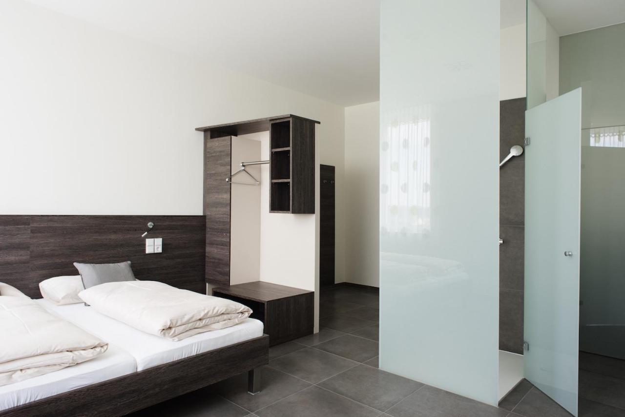 eee hotel Traun Buitenkant foto